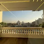 Roone Pyramids Gust House